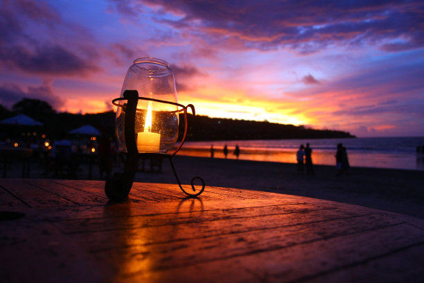 蜡烛与日落图片下载