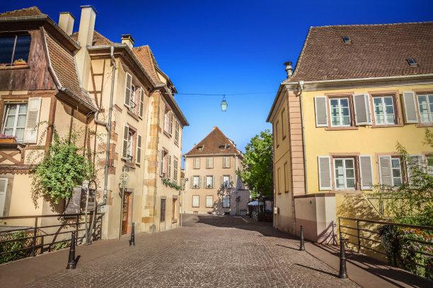 镇科尔图片下载