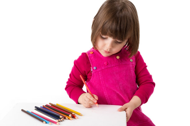 小女孩拿着彩色铅笔图片下载