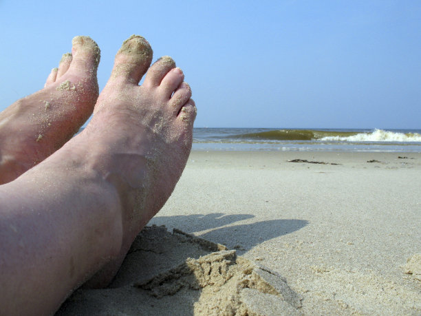 脚在海滩图片下载