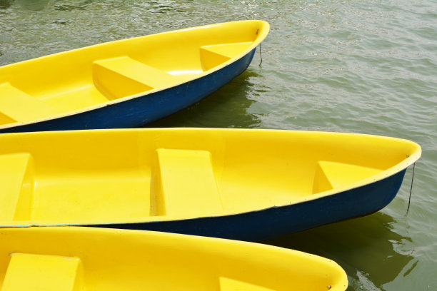 船用纤维用于水池，塑料船图片下载