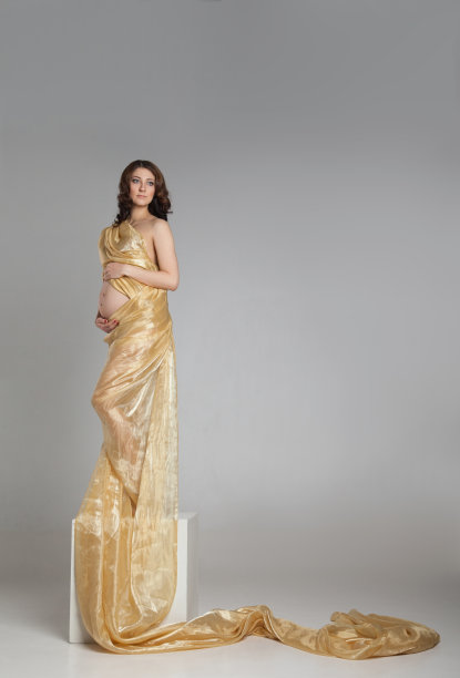 年轻孕妇用透明布图片下载