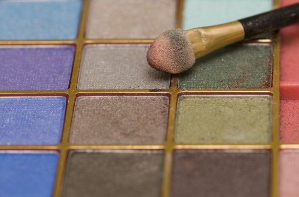 色彩丰富的眼影图片下载