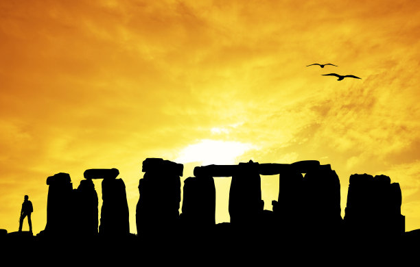 巨石阵在日落时分图片下载