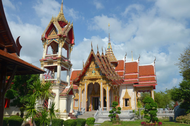 泰国普吉岛查隆寺图片下载