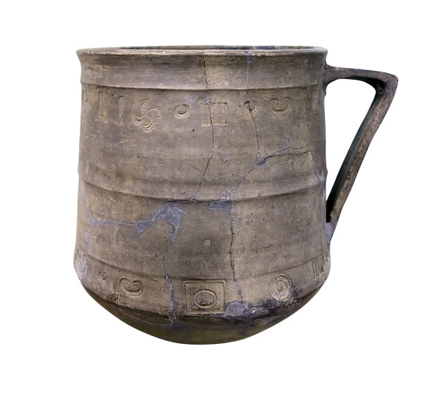 史前陶器孤立在白色之上图片下载