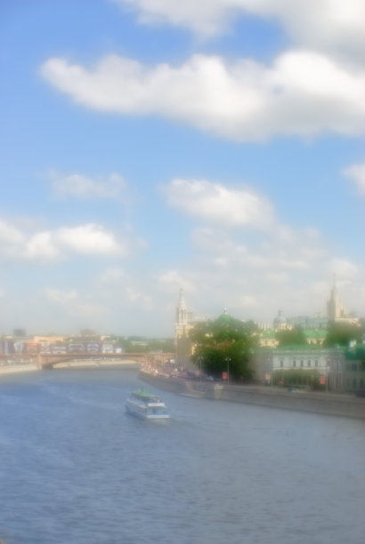 莫斯科河-柔焦点图片下载