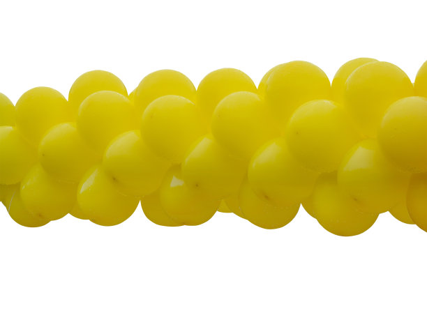 黄色气球串孤立在白色背景上图片下载