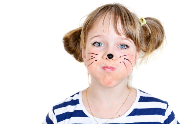 小老鼠女孩有一张滑稽的脸图片下载