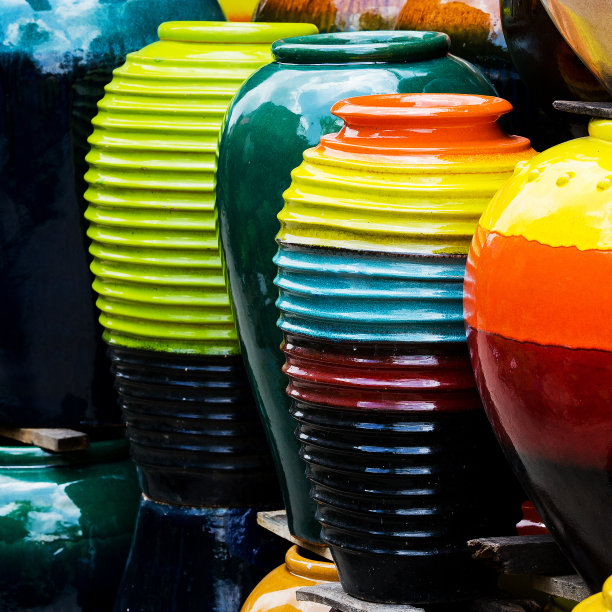 颜色的罐子。图片下载