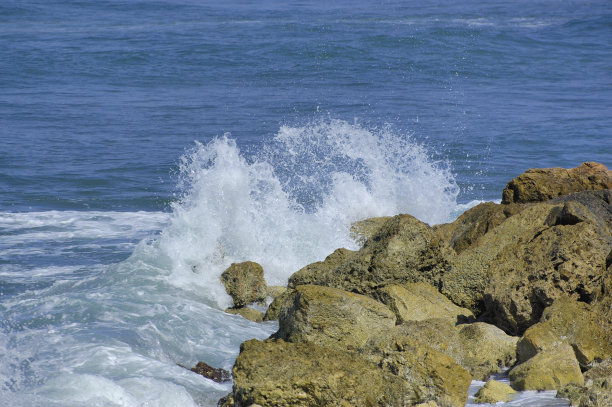 碎浪飞溅图片下载
