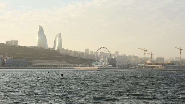 巴库，阿塞拜疆城市景观图片下载