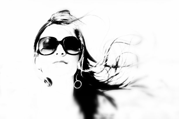 《恋爱中的女人》——高音图片下载