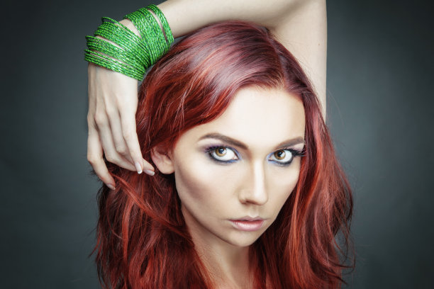 红发美女写真图片下载