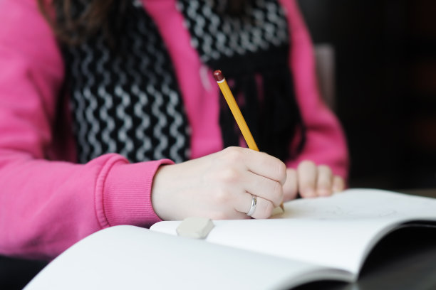 女人画素描图片下载