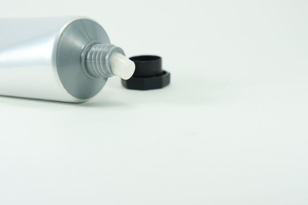 试管包装用于分发霜或牙膏。图片下载