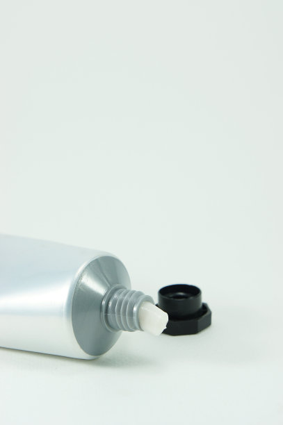 试管包装用于分发霜或牙膏。图片下载
