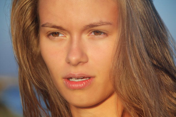 美丽的女孩图片下载