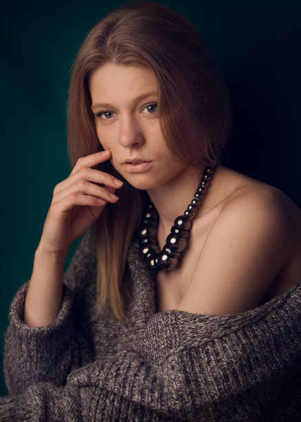 经典的金发女孩肖像图片下载