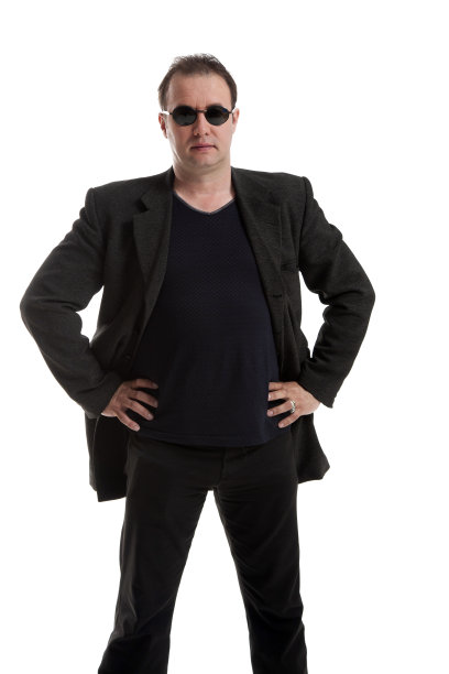 穿西装戴墨镜的男人图片下载