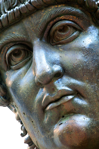 康斯坦丁巨人的青铜头像图片下载