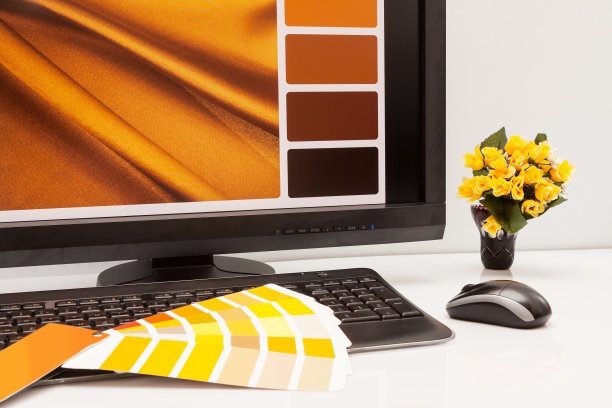 设计师在工作。颜色样本。图片下载