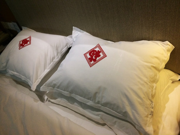 几个枕头图片下载