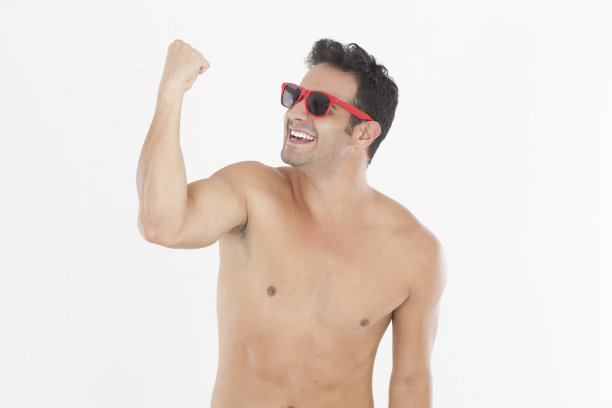 男人举起了手图片下载