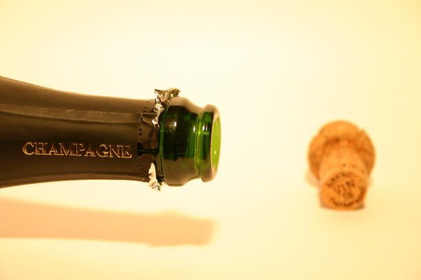 一瓶香槟图片下载