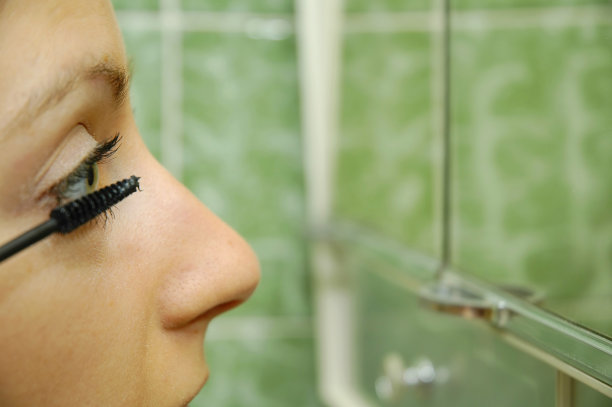 女孩化妆图片下载