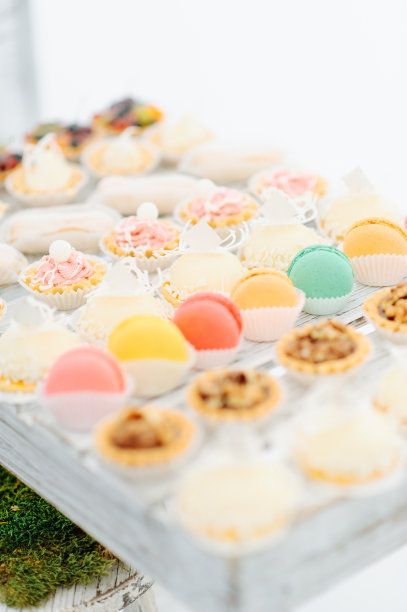 甜点香甜可口的纸杯蛋糕图片下载