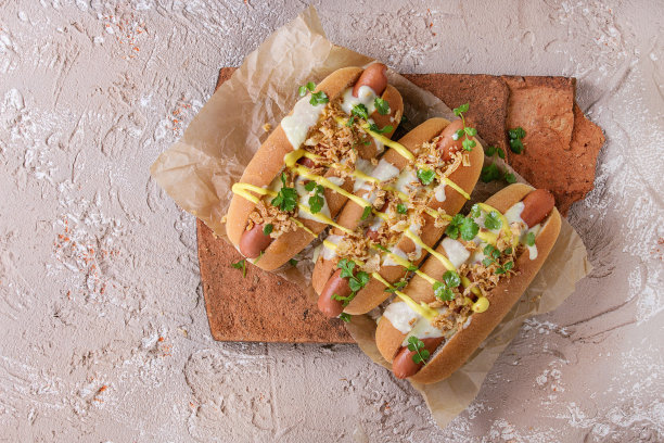 芝士酱和芥末热狗素材图片