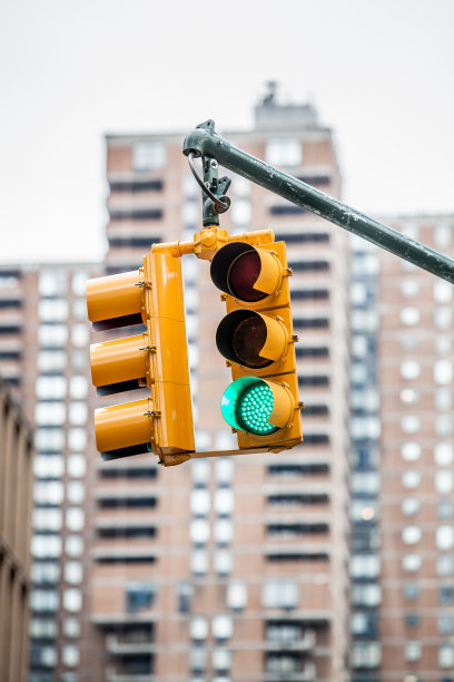 美国黄色交通灯图片下载