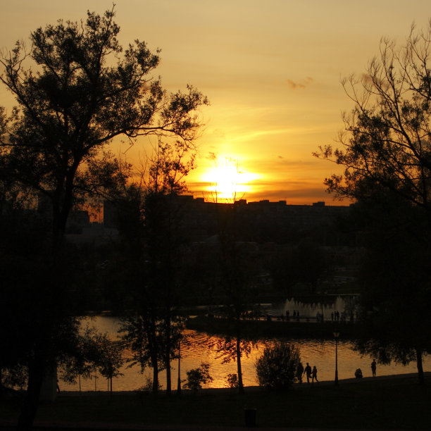 俄罗斯莫斯科公园的日落图片下载