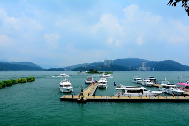 繁忙的码头图片下载