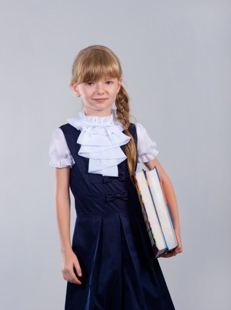 可爱美丽的女学生与书图片下载