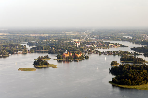 特拉凯岛上的城堡。立陶宛图片下载