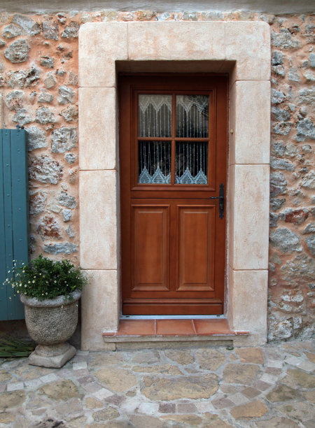 法国普罗旺斯的石墙屋门图片下载