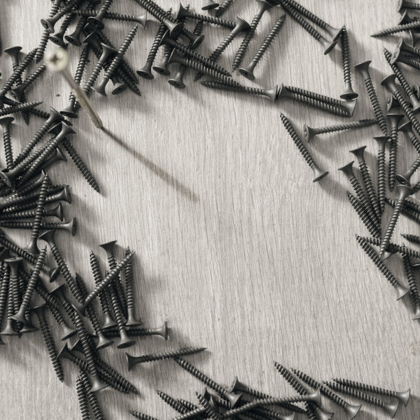 很多木头螺丝图片下载