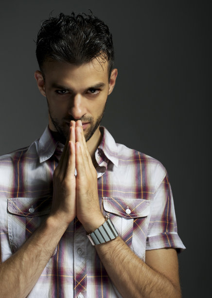 意大利帅哥的肖像图片下载