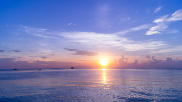 海上日出图片下载