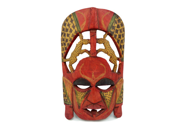 木制的非洲面具孤立在白色的背景图片下载