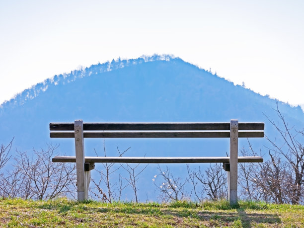 板凳上图片下载