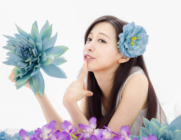 蓝花女人，睡温泉的女孩图片下载