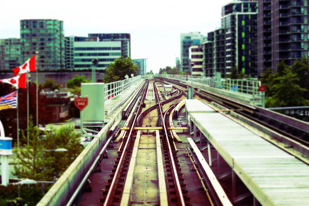 架空列车站图片下载