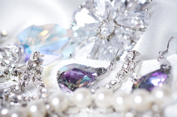 美丽的珠宝。图片下载