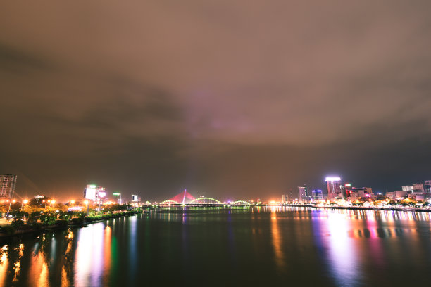 越南岘港市夜景图片下载