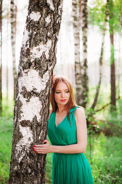 女性肖像。图片下载