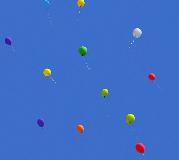 气球在天空图片下载