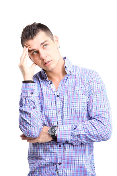 思考的人。漫不经心的年轻商人抬头看着文案区图片下载